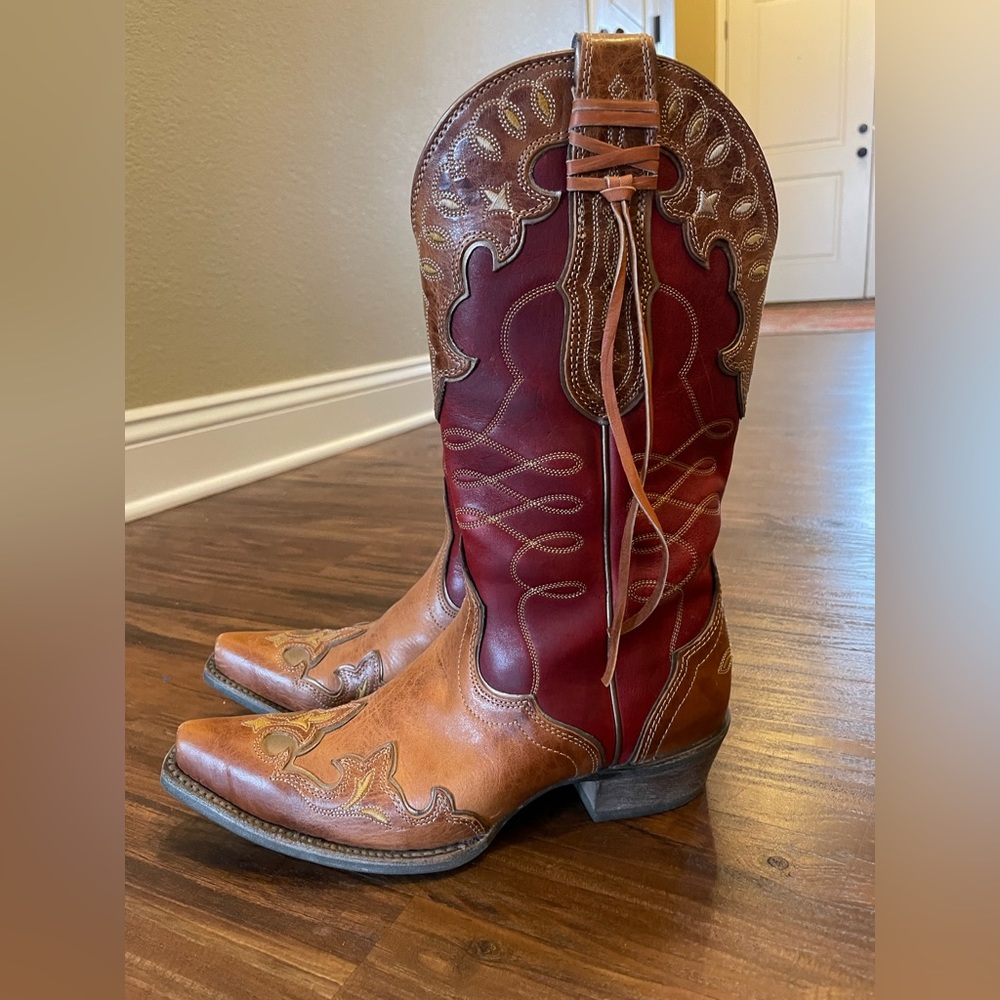 Ariat women’s cowboy boots size 7B
